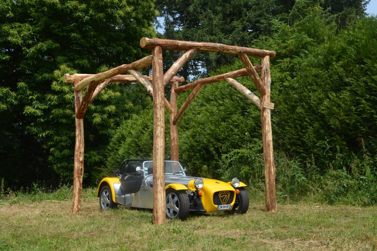 carport avec voiture
