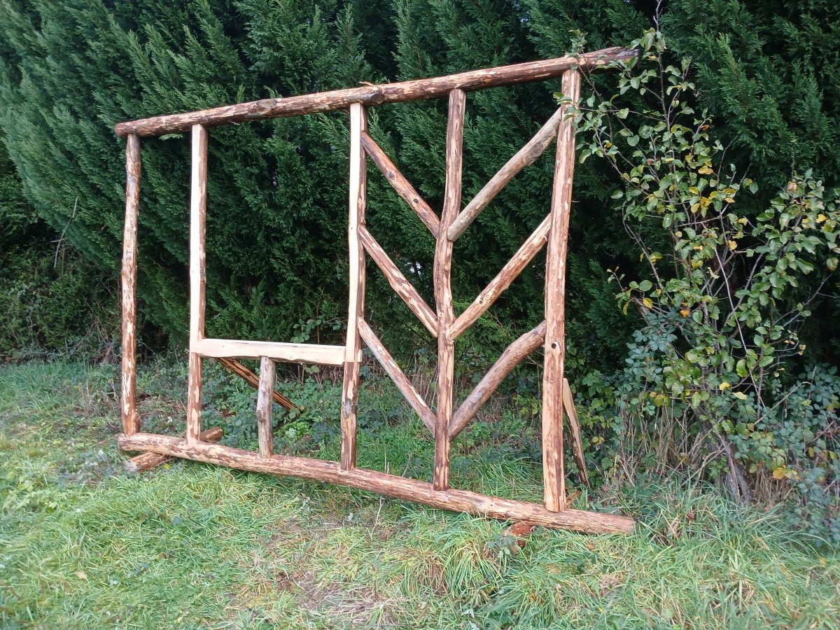 mur en colombage de bois brut